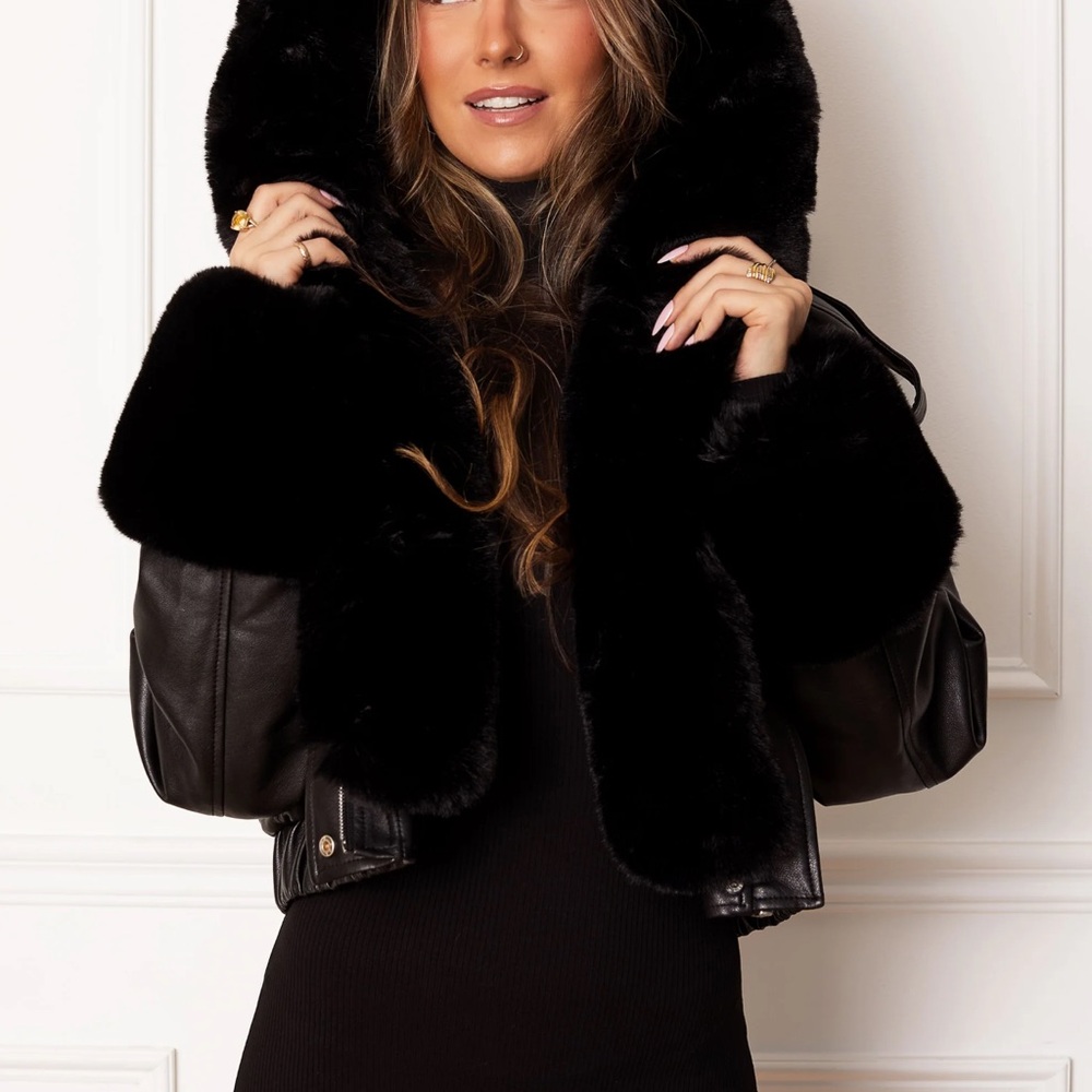 Olivia Black Faux Fur Coat - Picture 5 of 7